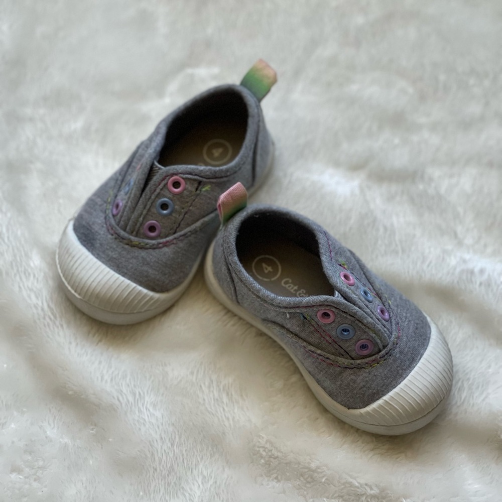 Cat & Jack Toddler slip-on sneakers. Gray. Size 4